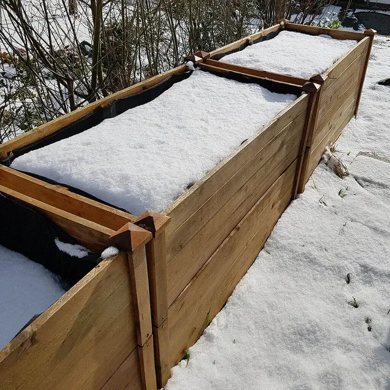 Sowing outdoors in the winter - and in raised beds