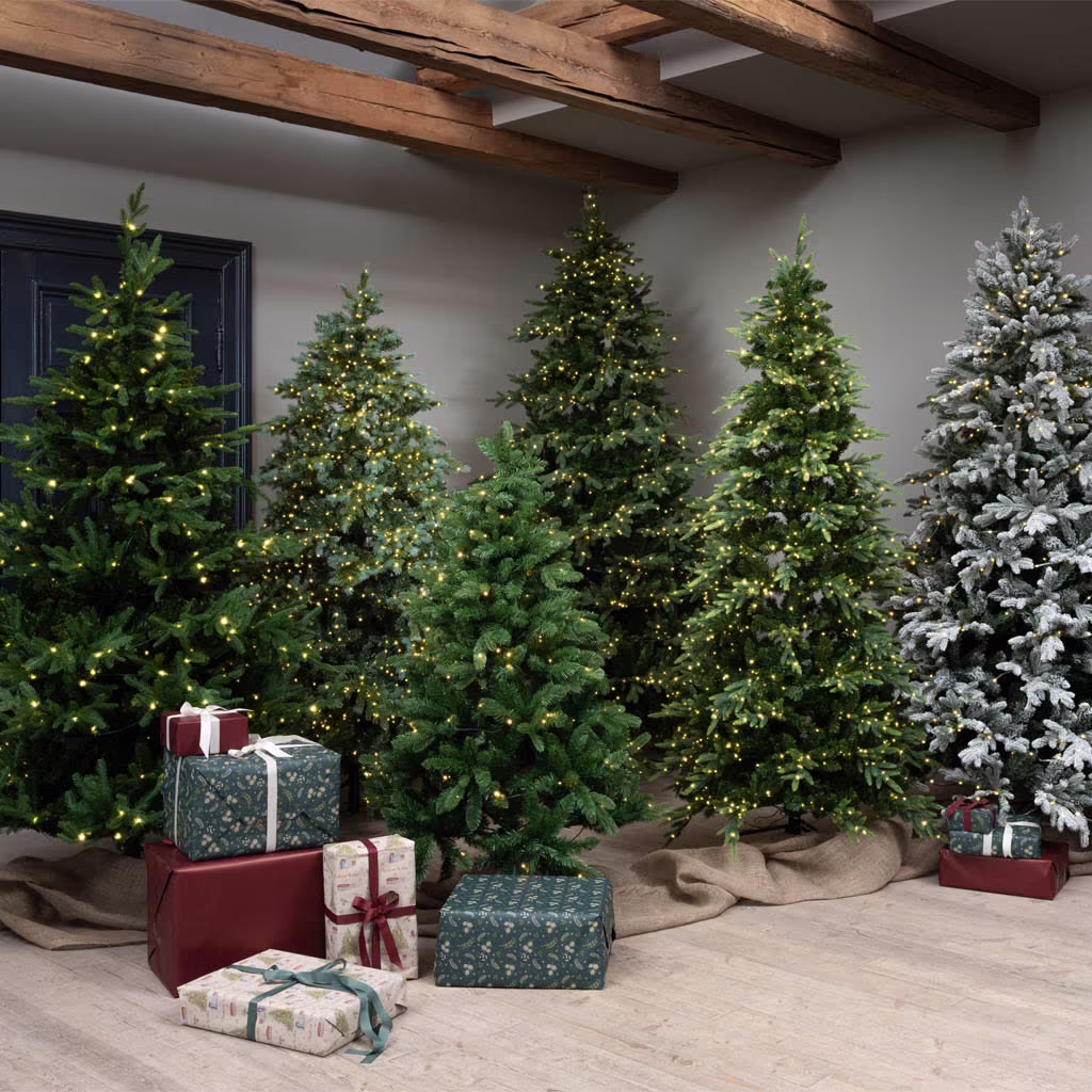 How to choose the right artificial Christmas tree