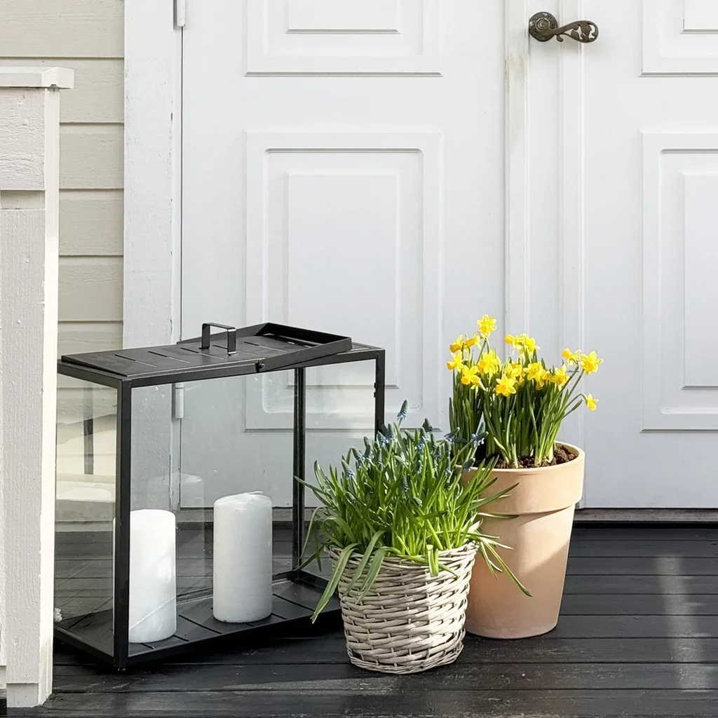 Decorate your entrance for Easter – Three styles on three budgets