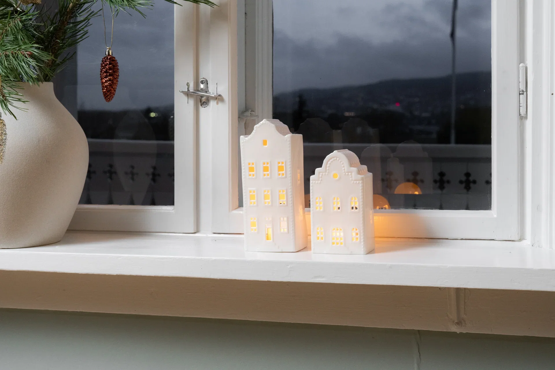 Tea light holder House