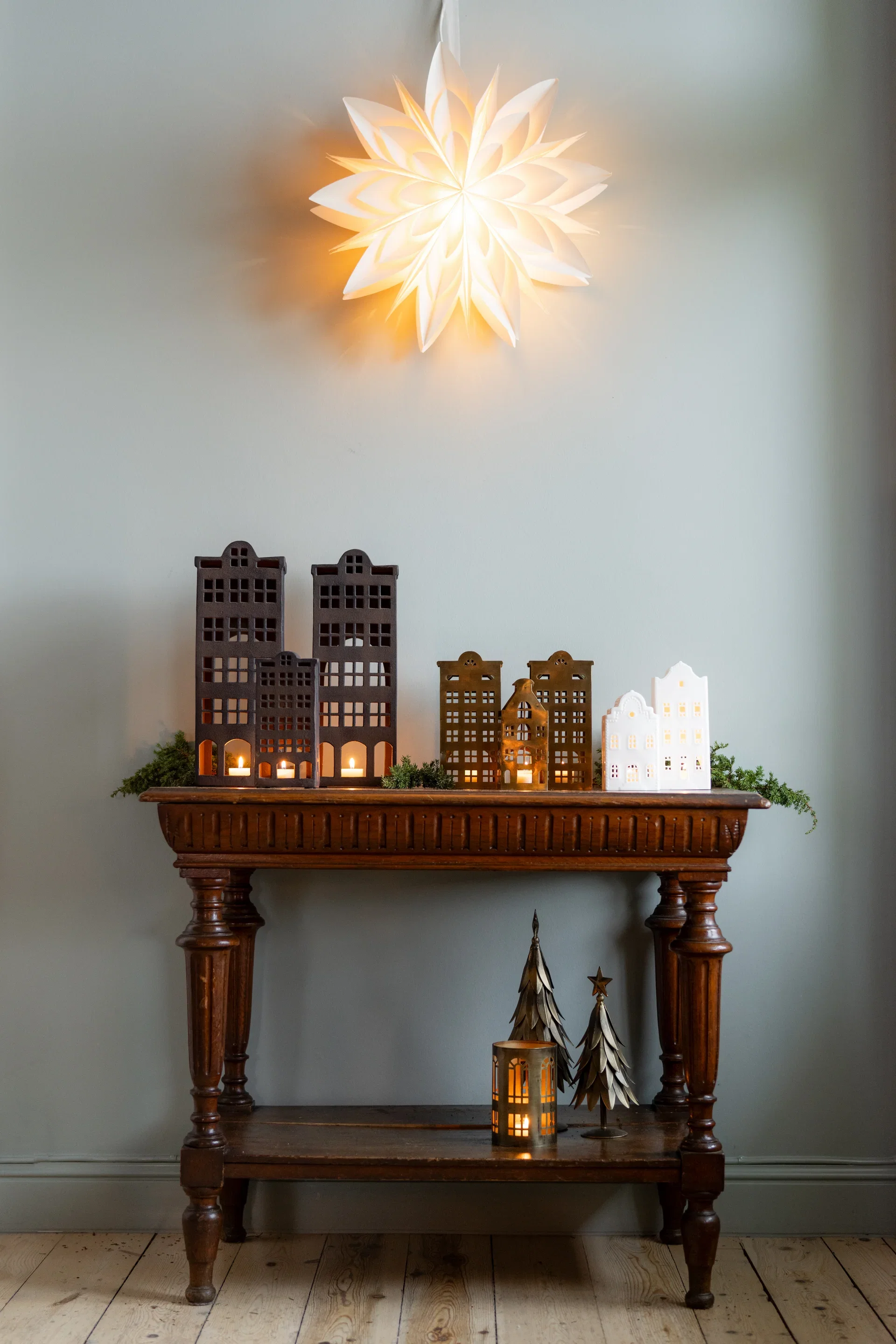 Tea light holder House