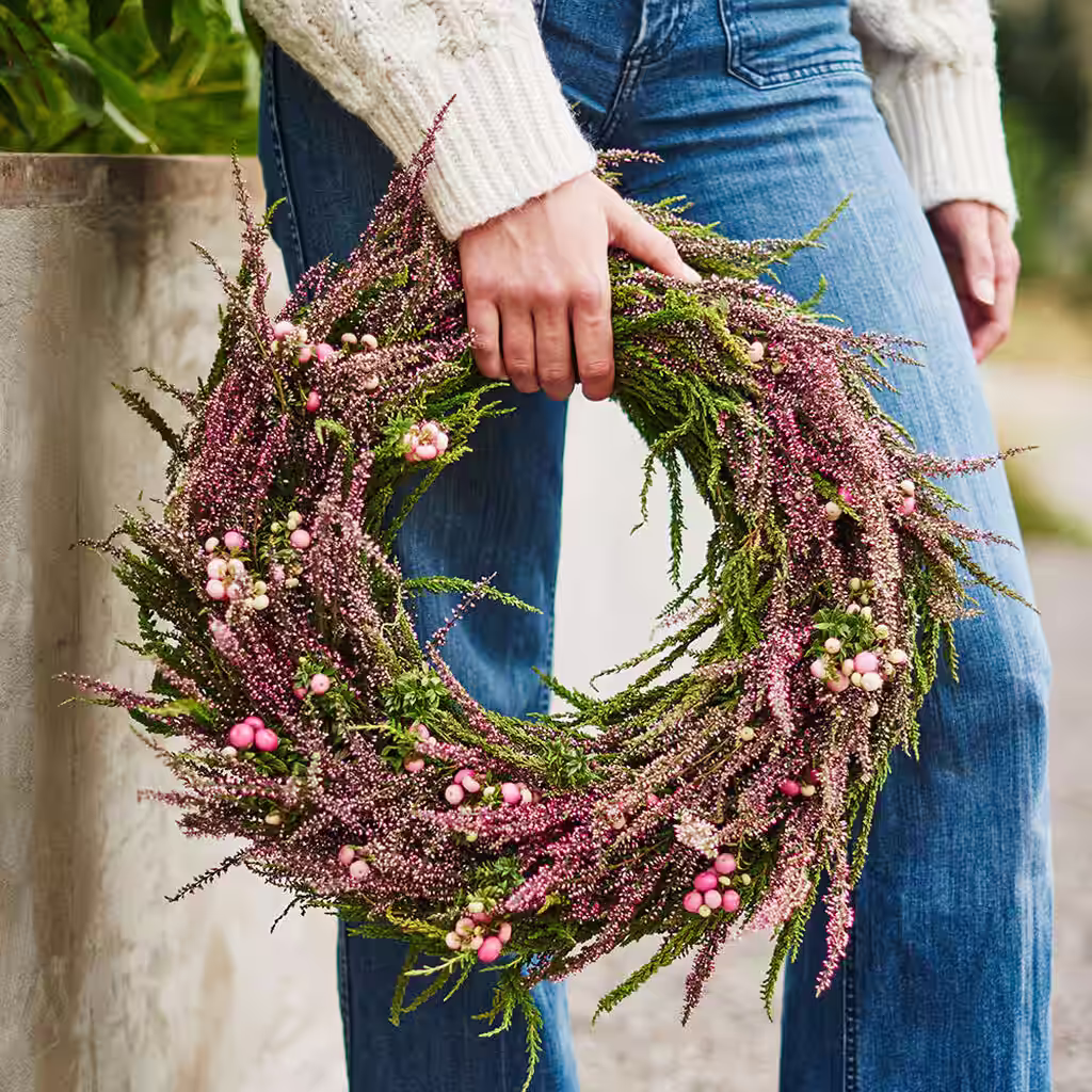 Create your own autumn wreath of heather