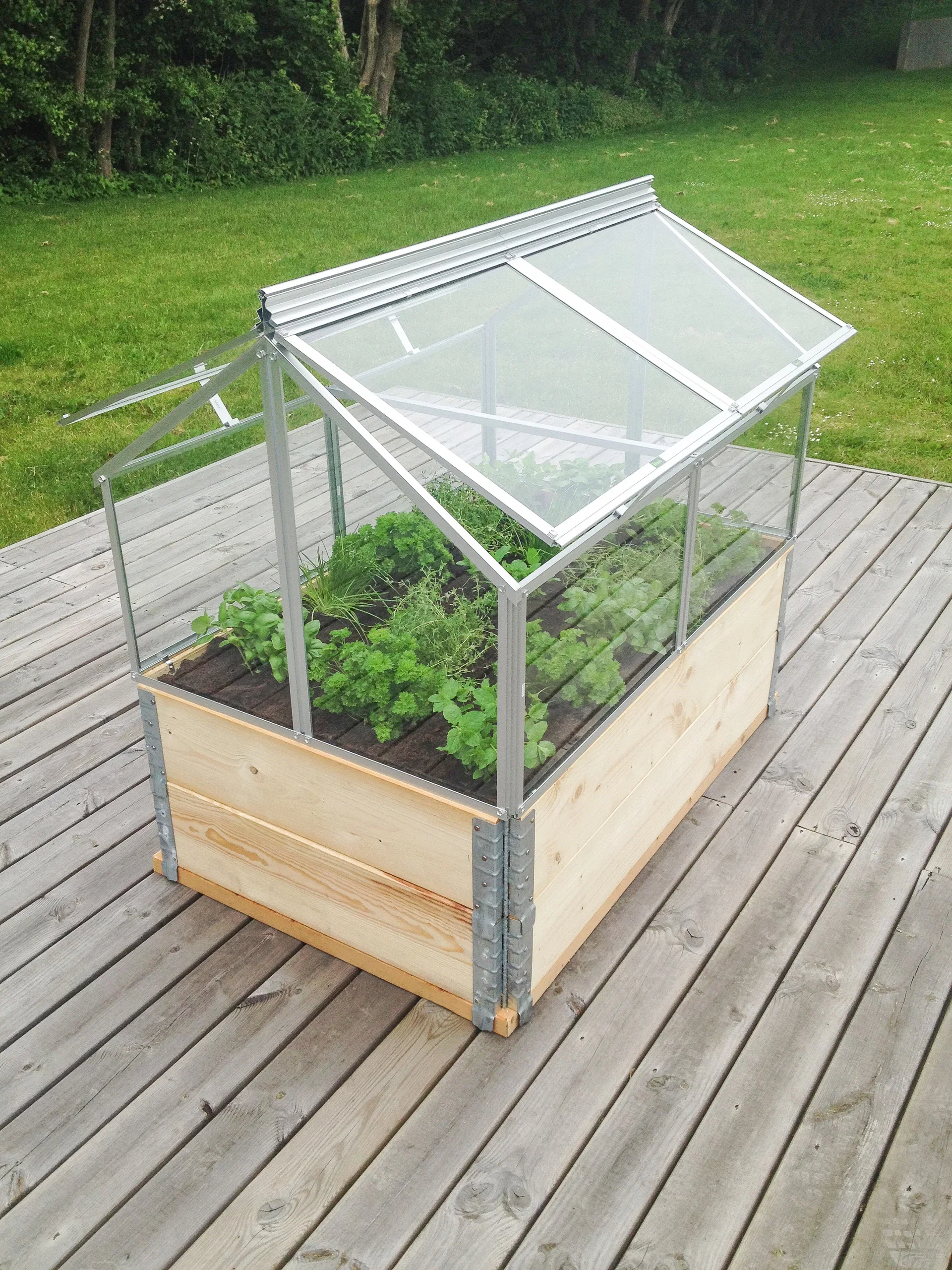 GAIA PALLET COLLAR GREENHOUSE