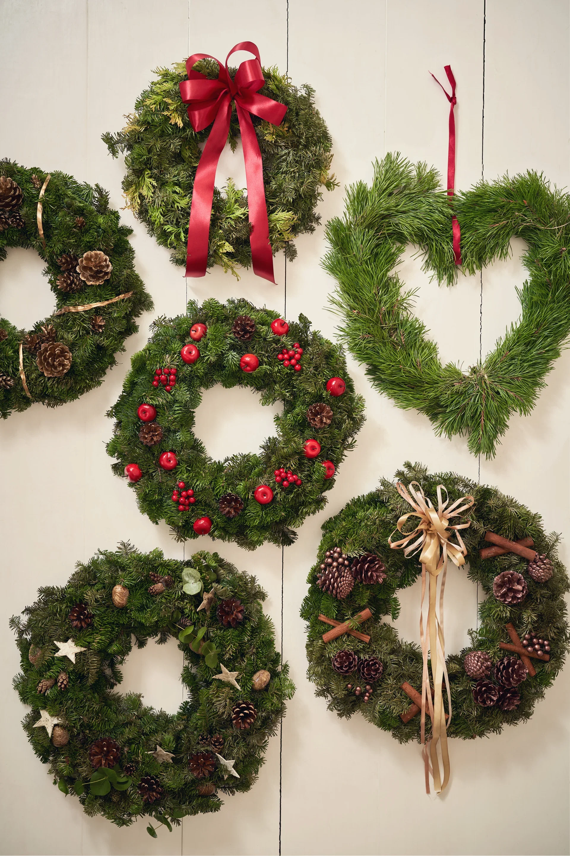 Dørkrans med rød dekor