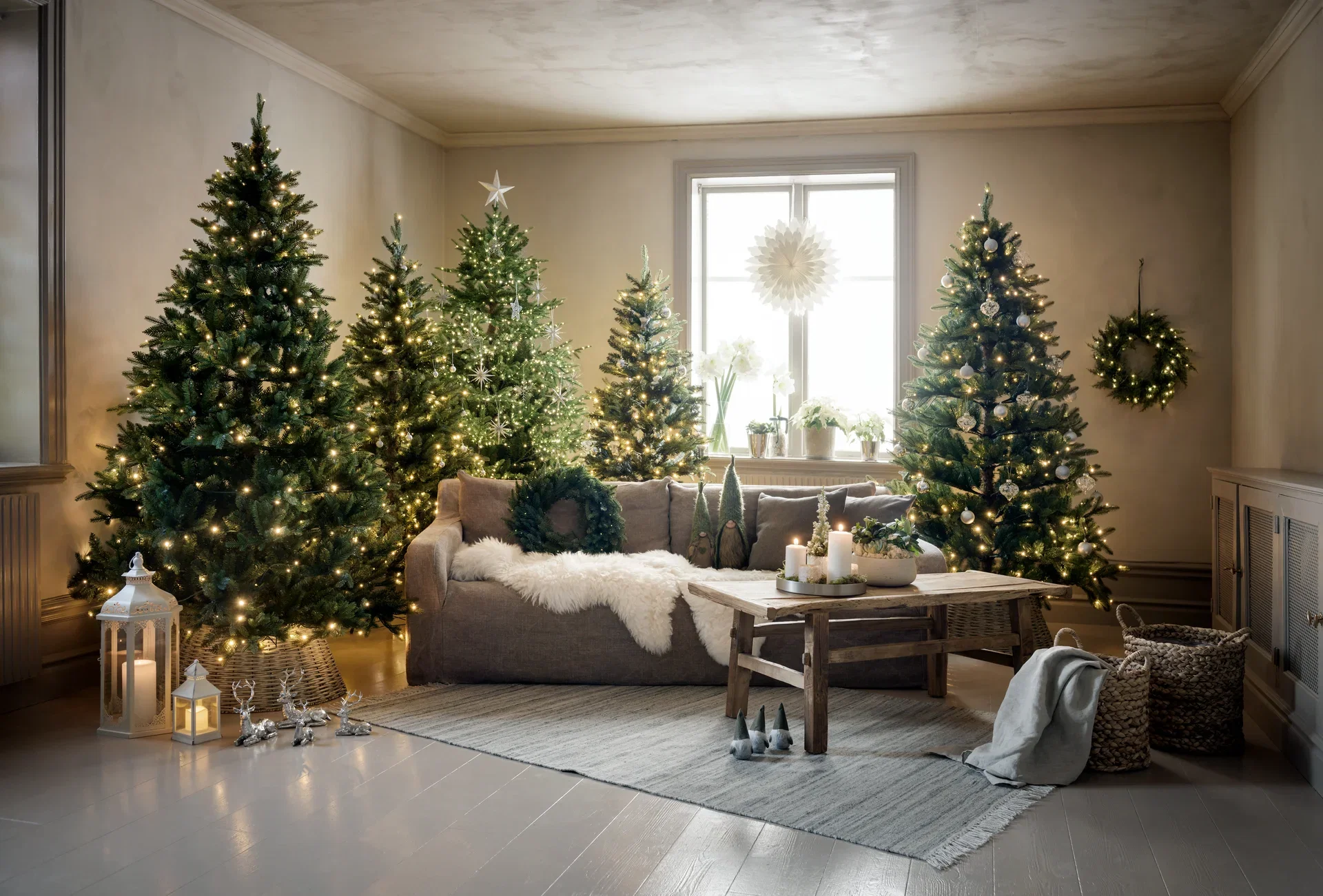 Langfjella 365cm 9000LED - Artificial Christmas Tree