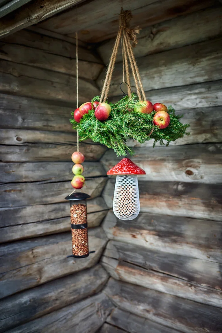 Metal nuts bird feeder 28cm